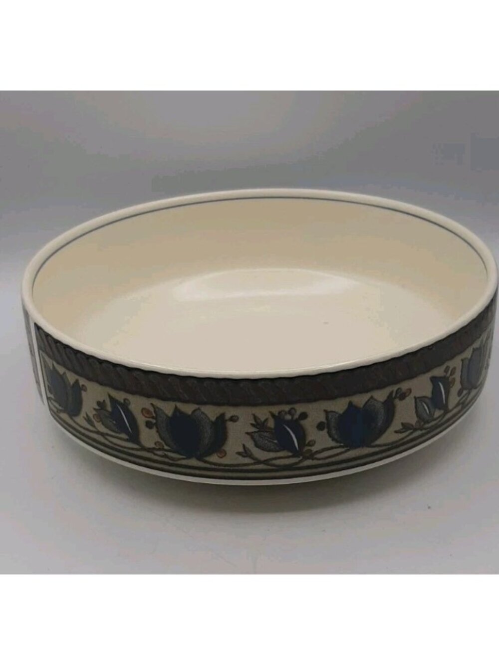 Vintage Mikasa Intaglio Arabella Round Vegetable Serving Bowl 8 1/2 in